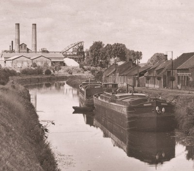 Ham (Somme) - Le canal et la sucrerie d'Eppeville (b).jpg