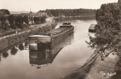 La vallée de l'Yonne - Courlon (Yonne) - Les bords de l'Yonne a (red) (3).jpg