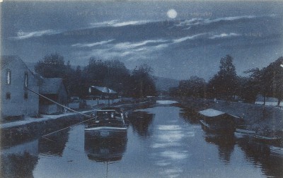 Pont-à-Mousson la nuit - vue sur le canal a (red).jpg