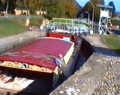 14 éclusage arrière.jpg (79.84 Kio) Vu 4085 fois 14 éclusage arrière.jpg