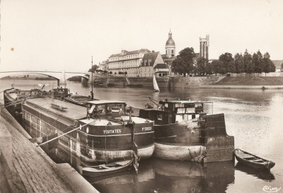 Chalon-sur-Saône (S.-et-L.) - Quai de la Saône (a) (red).jpg (103.79 Kio) Vu 2186 fois Chalon-sur-Saône (S.-et-L.) - Quai de la Saône (a) (red).jpg