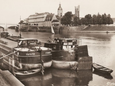 Chalon-sur-Saône (S.-et-L.) - Quai de la Saône - SONICA (red).jpg (104.29 Kio) Vu 2185 fois Chalon-sur-Saône (S.-et-L.) - Quai de la Saône - SONICA (red).jpg