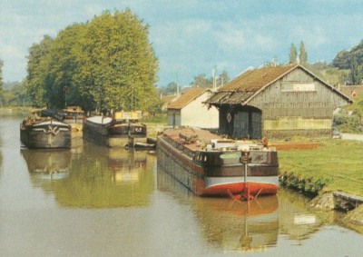 Rogny (Yonne) - Les bords du canal (a dét) (red).jpg (169.45 Kio) Vu 4619 fois Rogny (Yonne) - Les bords du canal (a dét) (red).jpg