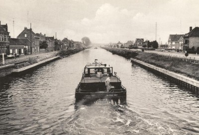 Mariakerke bij Gent - Zicht op Brugse Vaart (1) (red).jpg