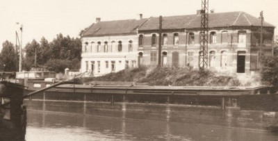 Courchelettes (Nord) - Les 4 canaux (3) (red).jpg (59.98 Kio) Vu 4059 fois Courchelettes (Nord) - Les 4 canaux (3) (red).jpg