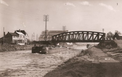 Estevelles (Pas-de-Calais) - Le pont maudit (1) (red).jpg