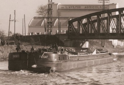 Estevelles (Pas-de-Calais) - Le pont maudit (2) (red).jpg