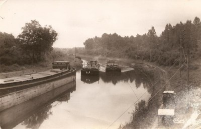 Couvrot (Marne) - Le canal (1) (red).jpg (52.33 Kio) Vu 1017 fois Couvrot (Marne) - Le canal (1) (red).jpg
