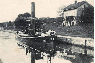 Remorqueur Egalité (Pénichienne ) Creil.jpg (86.13 Kio) Vu 1785 fois Remorqueur Egalité (Pénichienne ) Creil.jpg