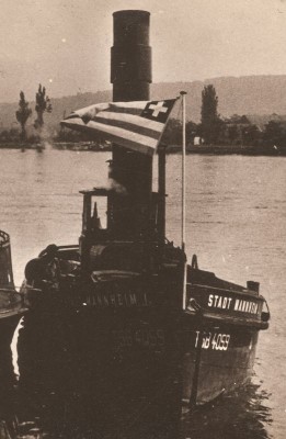 Huningue - Bateaux sur le Rhin (3) (red).jpg