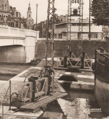 Cambrai (Nord) - Le pont Cantimpré (2) (red).jpg