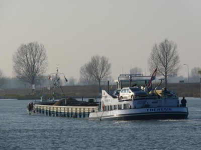 theresia-4-10-03-&#50.jpg