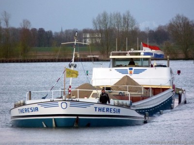 theresia-2-19-04-2013.jpg