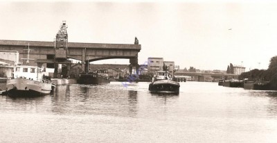 ROBERTSAU bassin de Remparts Strasbourg - automne 1985 (1) (red).jpg (59.72 Kio) Vu 2239 fois ROBERTSAU bassin de Remparts Strasbourg - automne 1985 (1) (red).jpg