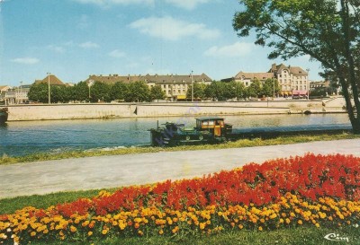Creil (Oise) - Sur les bords de l'Oise (1) (red).jpg