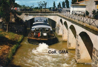 vias-mermoz-CP-lacigogne-3433256.JPG (142.46 Kio) Vu 7169 fois vias-mermoz-CP-lacigogne-3433256.JPG