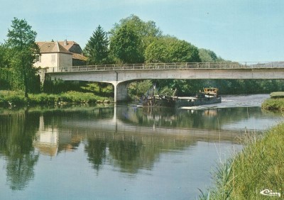Port-d'Atelier (Hte-Saône) - Le pont sur la Saône (1) (red).jpg