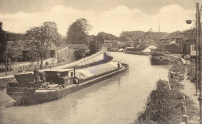 Bar-le-Duc - Bords du canal (1) (red).jpg (132.68 Kio) Vu 3702 fois Bar-le-Duc - Bords du canal (1) (red).jpg