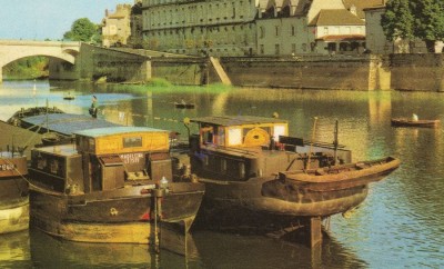Chalon-sur-Saône (S.-et-L.) - Quai de la Saône (5) (red).jpg