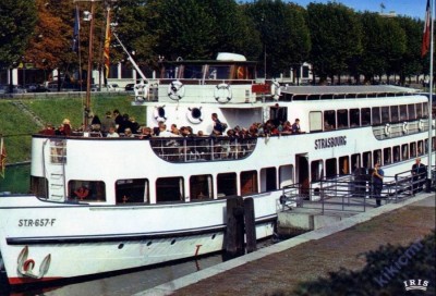 Strasbourg - Embarquement des passagers (red).jpg