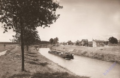 Vaires-sur-Marne (S.-et-M.) - Le canal (1) (red).jpg