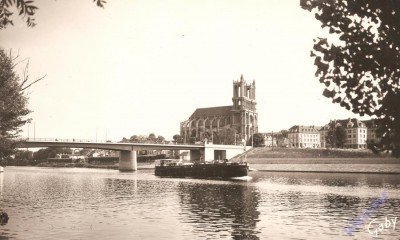 Mantes-la-Jolie (S.-et-O.) - La Seine et le Pont (1) (Copier).jpg (80.38 Kio) Vu 2824 fois Mantes-la-Jolie (S.-et-O.) - La Seine et le Pont (1) (Copier).jpg