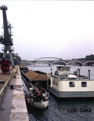 hobereau-paris - quai henri iv - pousseur@ashton.JPG