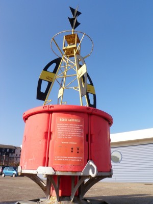 bouee cardinale 1.JPG (125.58 Kio) Vu 1810 fois bouee cardinale 1.JPG