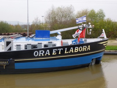 P1100596ORAETLABORA.jpg