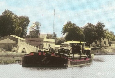 Saint-Florentin (Yonne) - Le port sur le canal de Bourgogne (2) (Copier).jpg