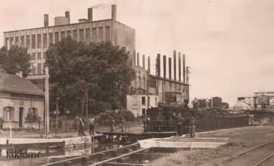 Lourches (Nord) - La centrale électrique de la SERVA et l'écluse de Neuville-sur-Escaut (1) (Copier).jpg (57.35 Kio) Vu 2085 fois Lourches (Nord) - La centrale électrique de la SERVA et l'écluse de Neuville-sur-Escaut (1) (Copier).jpg