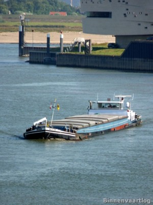 caressa-1-06-09-2013-02101730.jpg (115.74 Kio) Vu 1933 fois caressa-1-06-09-2013-02101730.jpg