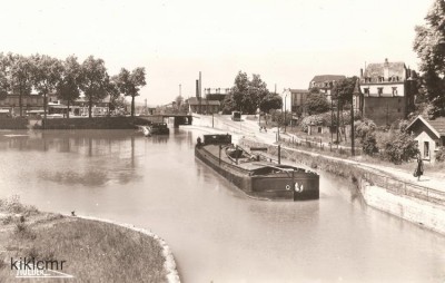 Toul - Le port de la gare (1) (red).jpg