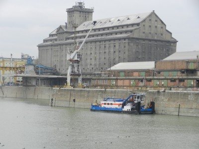 Budapest port (4).JPG (325.16 Kio) Vu 2326 fois Budapest port (4).JPG