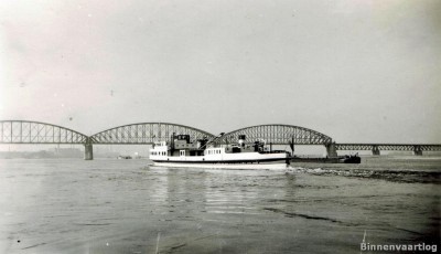 3-ms-prins-Bernhard-van-de-NSR-schroefsturend-te-Nijmegen.jpg (111.97 Kio) Vu 1378 fois 3-ms-prins-Bernhard-van-de-NSR-schroefsturend-te-Nijmegen.jpg