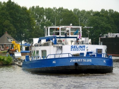 selina-jr-2-06-07-2011-waterhuizen.jpg (220.12 Kio) Vu 1645 fois selina-jr-2-06-07-2011-waterhuizen.jpg