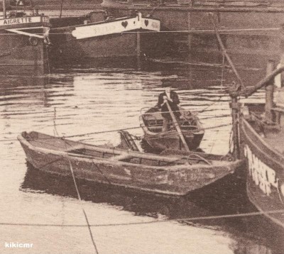 Le conflit de la batellerie - Barrage du cours la Reine dans le port fluvial de Rouen - Chalands, Automoteurs et Remorqueurs (8) (premier plan) (Copier).jpg