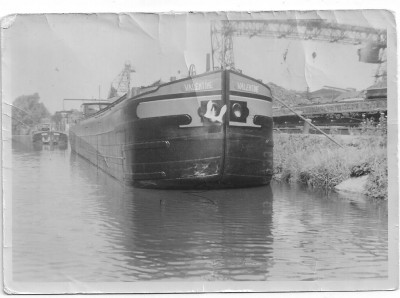 péniches 013.jpg (84.68 Kio) Vu 3428 fois péniches 013.jpg