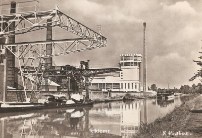 Bagneaux-sur-Loing (Seine-et-Marne) - L'usine Sovirel sur le canal du Loing (1) (Copier).jpg