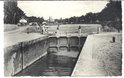 Decize les écluses.jpg (664.72 Kio) Vu 3015 fois Decize les écluses.jpg