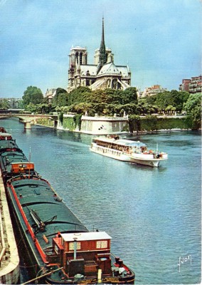 Bateaux & Notre-Dame 001-SD.jpg