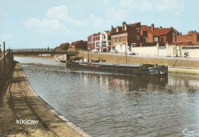 Chauny (02 Aisne) - Le canal (1) (Copier).jpg
