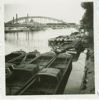 Paris, 1940 vermutlich, #2 (DR, Coll. vM).jpg (339.08 Kio) Vu 1753 fois Paris, 1940 vermutlich, #2 (DR, Coll. vM).jpg