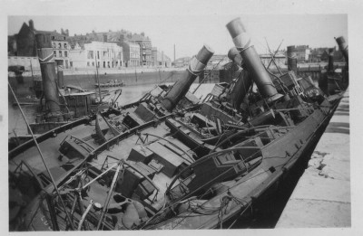 Mazarin (rechts), Louvois, Vergennes und andere Rheinschlepper (+) in Dunkerque #09 (DR, Coll. vM)).jpg