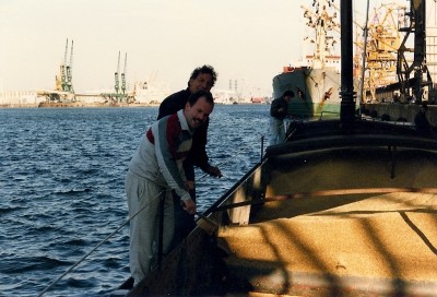 Port du Havre dechargement du bÃ¢teau en 1986.jpg