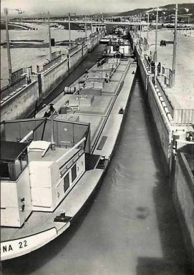 Citerna 22 (écluse de bollène).jpg