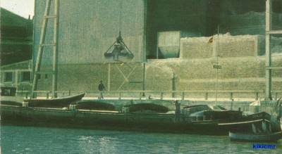 Arques (Pas-de-Calais) - Quai du commerce - Déchargement des péniches chez Durand (Arcopal) (2) (Copier).jpg (137.67 Kio) Vu 7016 fois Arques (Pas-de-Calais) - Quai du commerce - Déchargement des péniches chez Durand (Arcopal) (2) (Copier).jpg