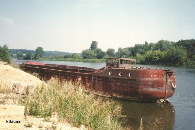 Pouilly-sur-Saône (Côte-d'Or) - Vieille péniche à sable (Copier).jpg