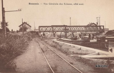 P9723F - Mennessis - Vue générale des écluses, côté aval (Copier).jpg