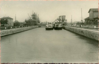 a-Citerna à Port-Saint-Louis.jpg (227.89 Kio) Vu 6927 fois a-Citerna à Port-Saint-Louis.jpg